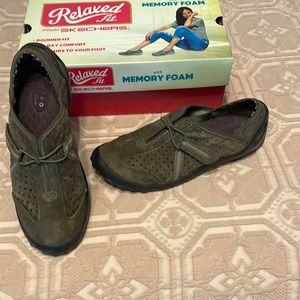 Size 7 ladies casual shoes